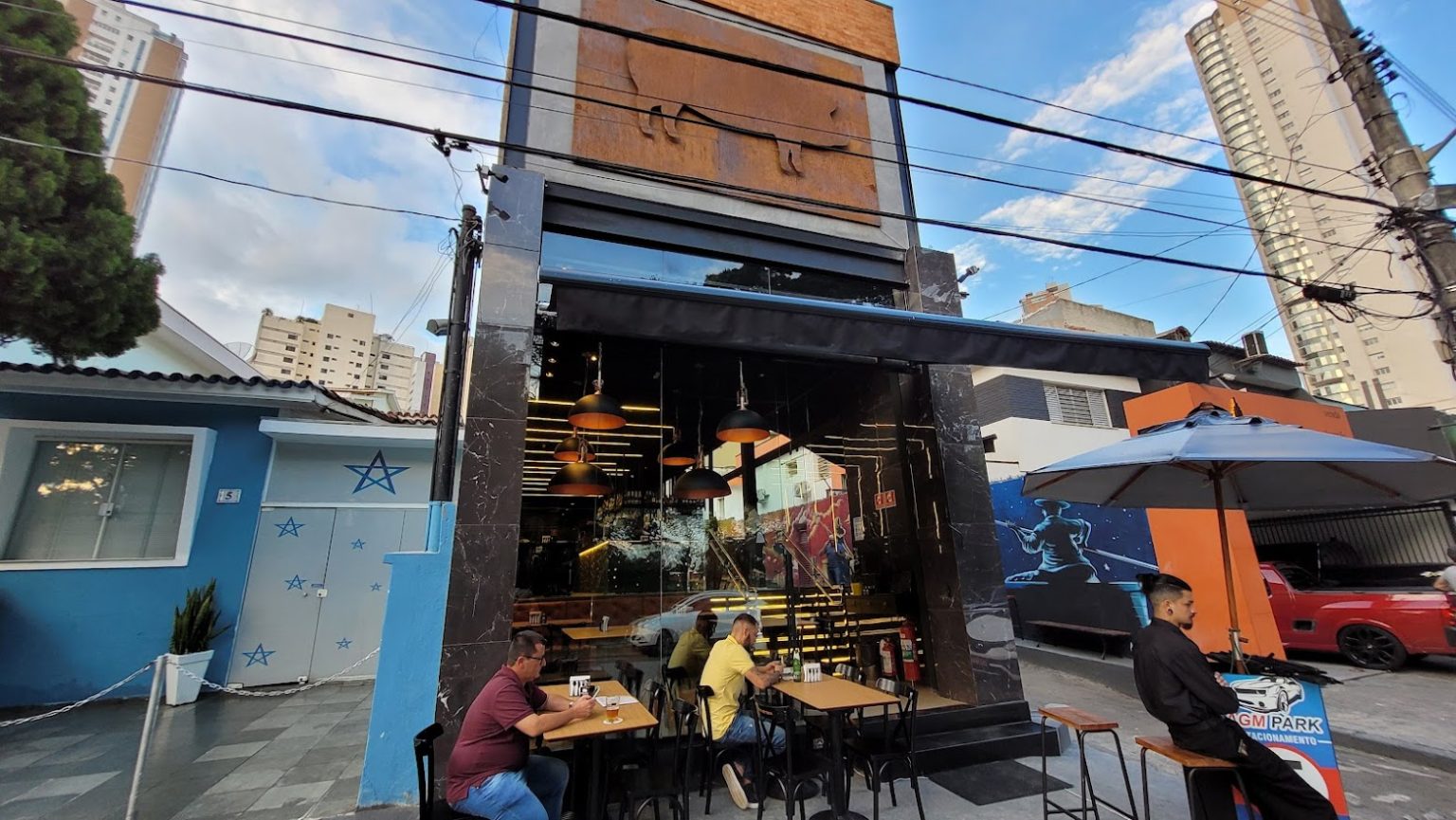 Uma explosão de sabor no Tatuapé: conheça a Porchetteria Empório e Assados!