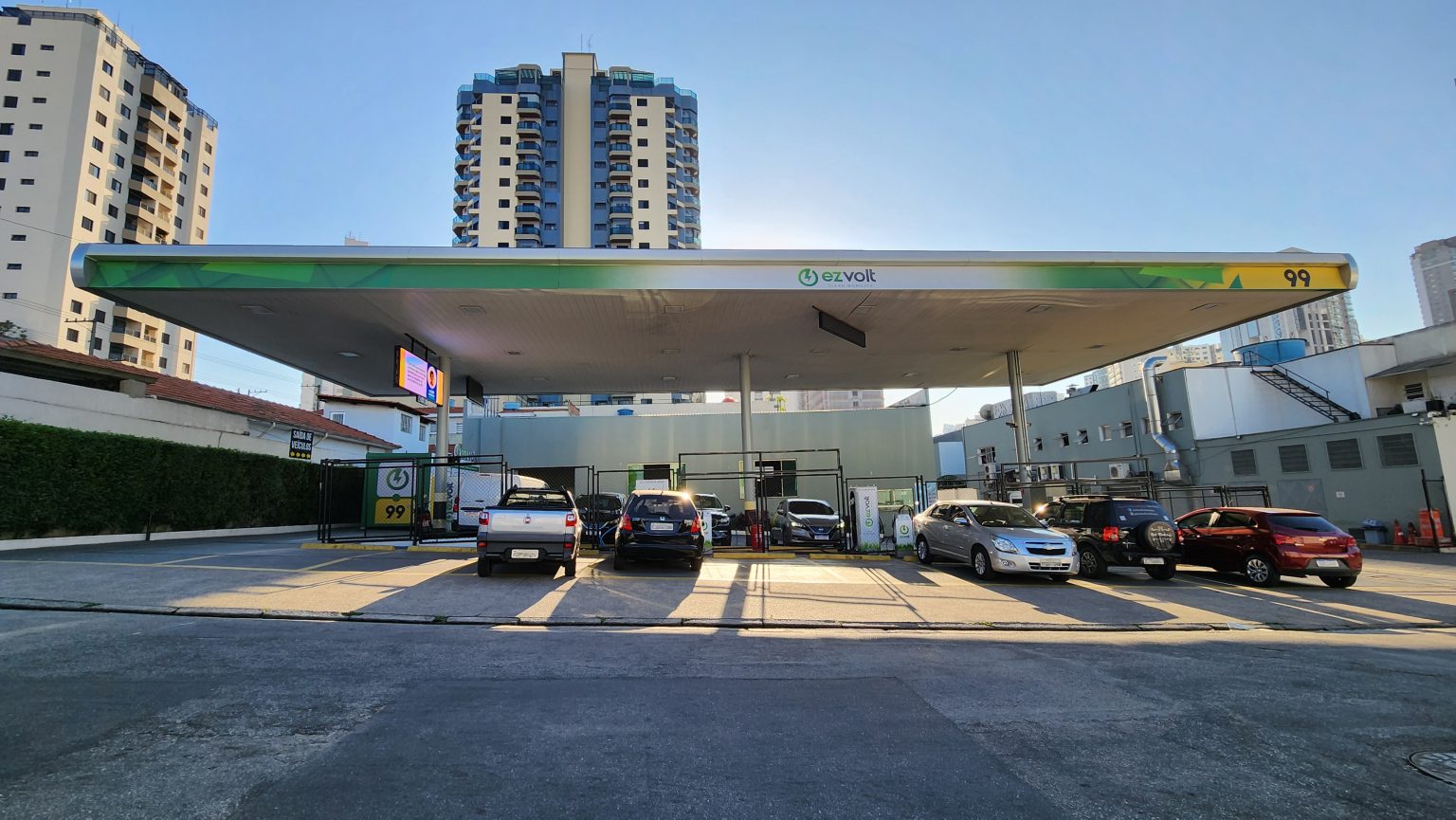 EZVolt Anália Franco – O Primeiro posto 100% elétrico do Brasil