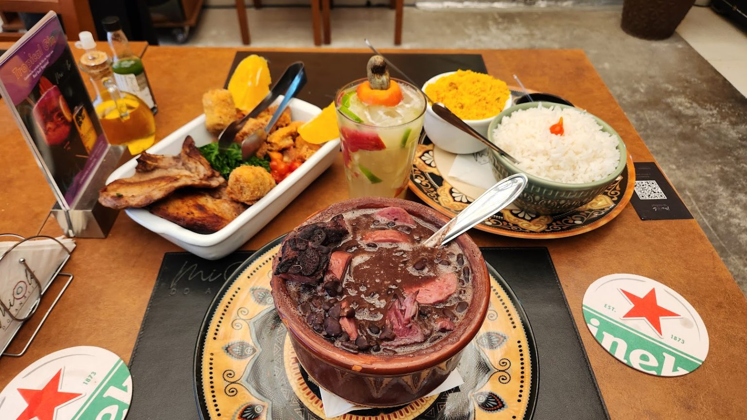 Sábado – Confira algumas dicas de onde comer uma Feijoada no Tatuapé
