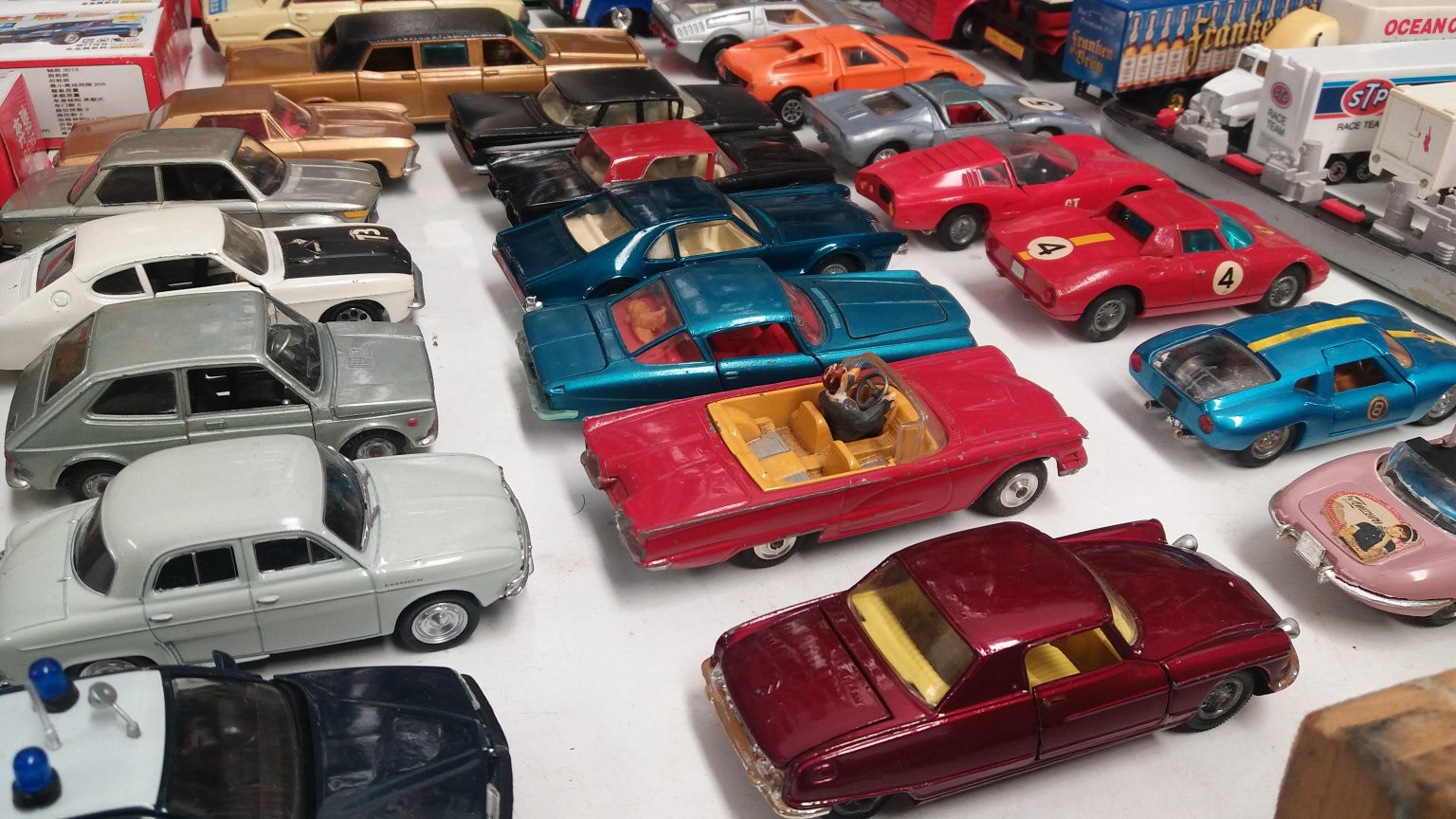 Exposição de veículos em miniatura e encontro de colecionadores agitam o Complexo Tatuapé