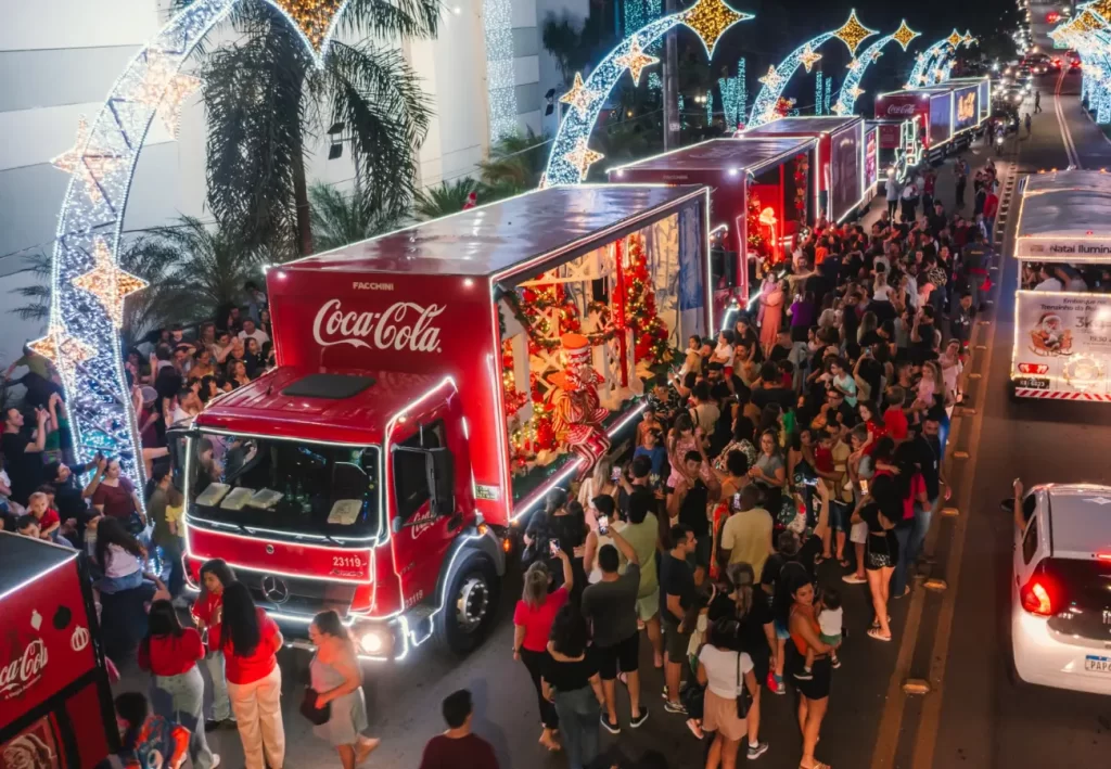 A Caravana de Natal da Coca-Cola vai iluminar a Zona Leste!