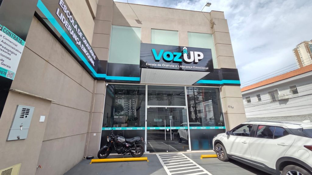 Chegou no Tatuapé: VozUP, a primeira Escola do Brasil de oratória com base em Liderança Emocional